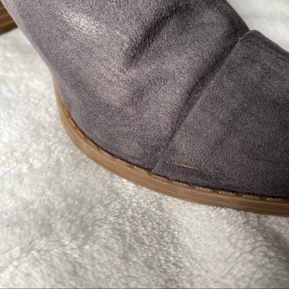 American Eagle Gray faux suede mules 6.5 - Picture 2 of 6